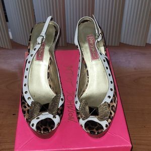 Betsey Johnson 6.5 heels